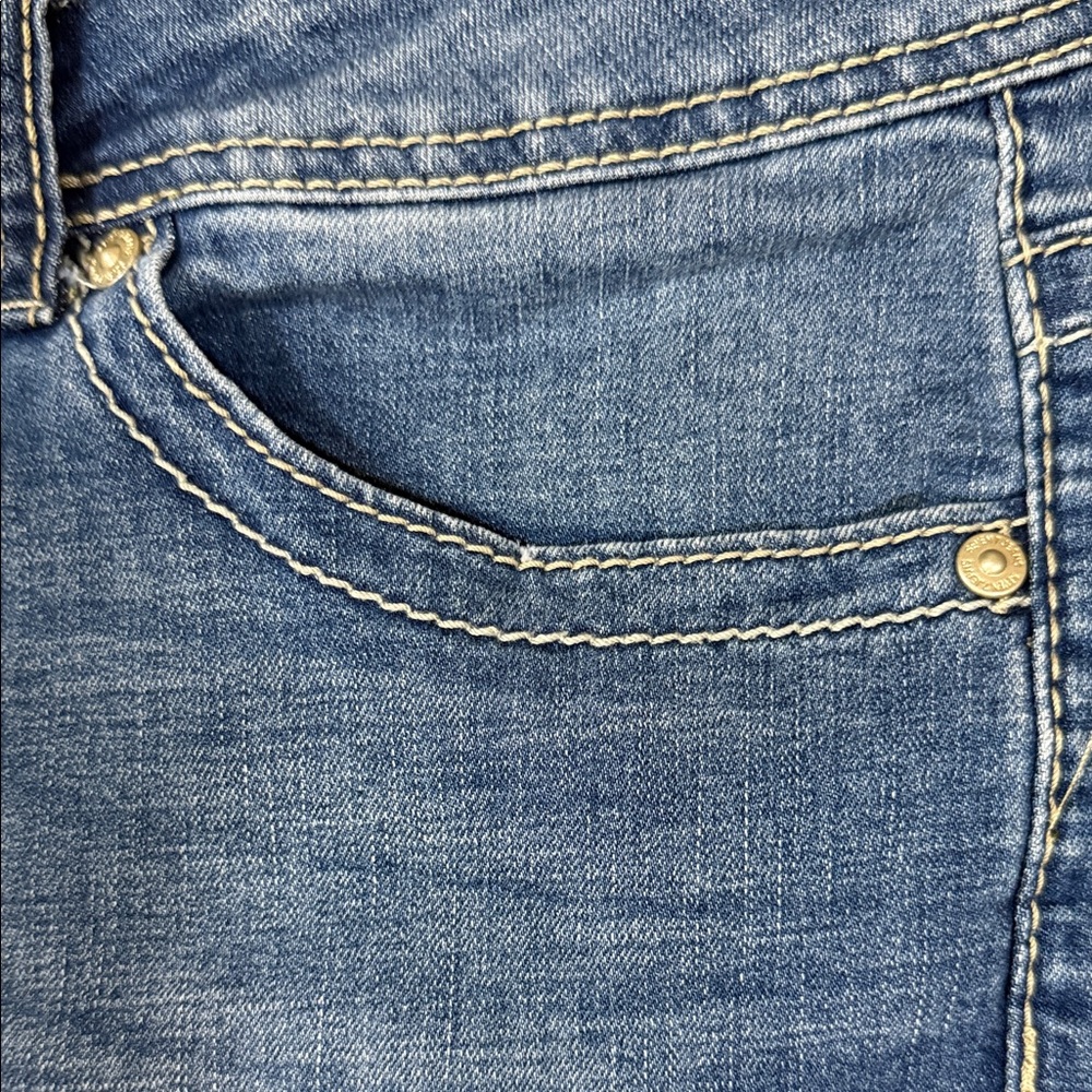 Seven7 Women's Blue Jean Shorts - Picture 8 of 15